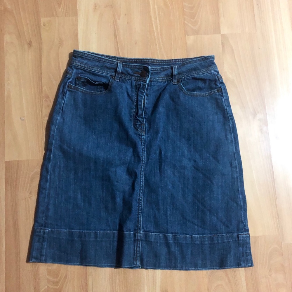 Boden in a medium skirt